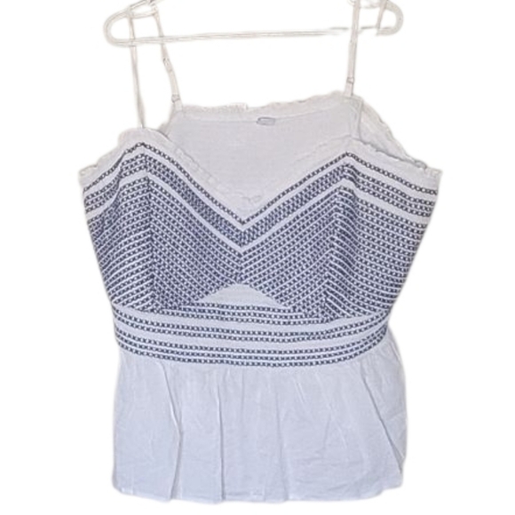 Old Navy White and Blue Patterned Spaghetti Strap Top Size 4X. NWT - Picture 3 of 4